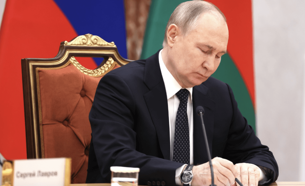 Путин упростил выдачу матпомощи для жителей Белгородской, Брянской и Курской областей