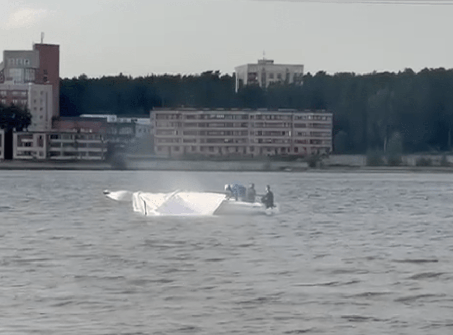 Под Новосибирском яхта обесточила целый город, протаранив опору ЛЭП