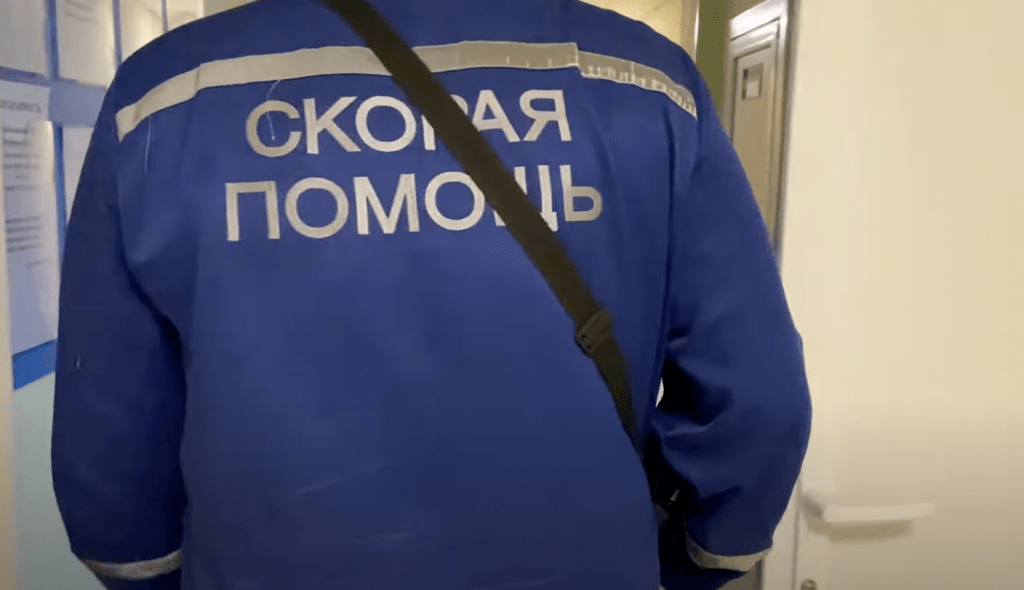 Скала рухнула рядом с санаторием в Кисловодске, под завалами могут быть люди
