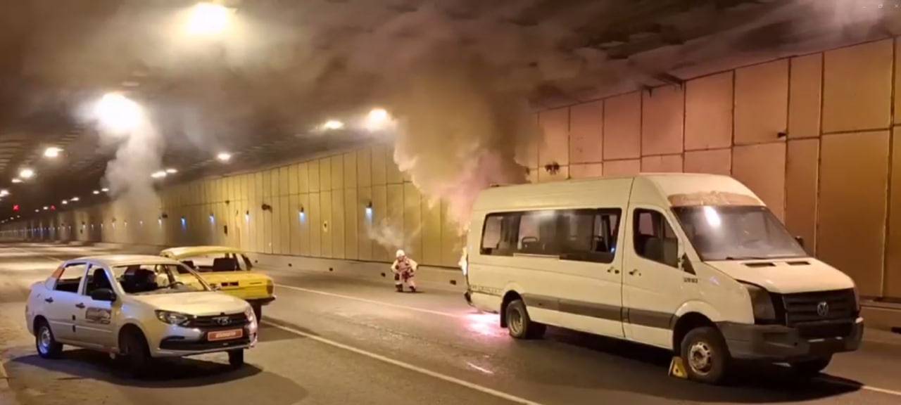 В Петербурге прошли масштабные учения МЧС, в которых были задействованы вертолёты