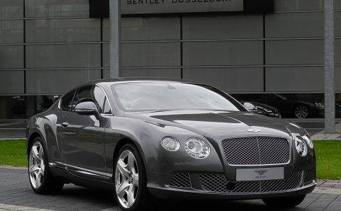Операционная прибыль Bentley упала на 37% до 373 миллионов евро в 2024 году