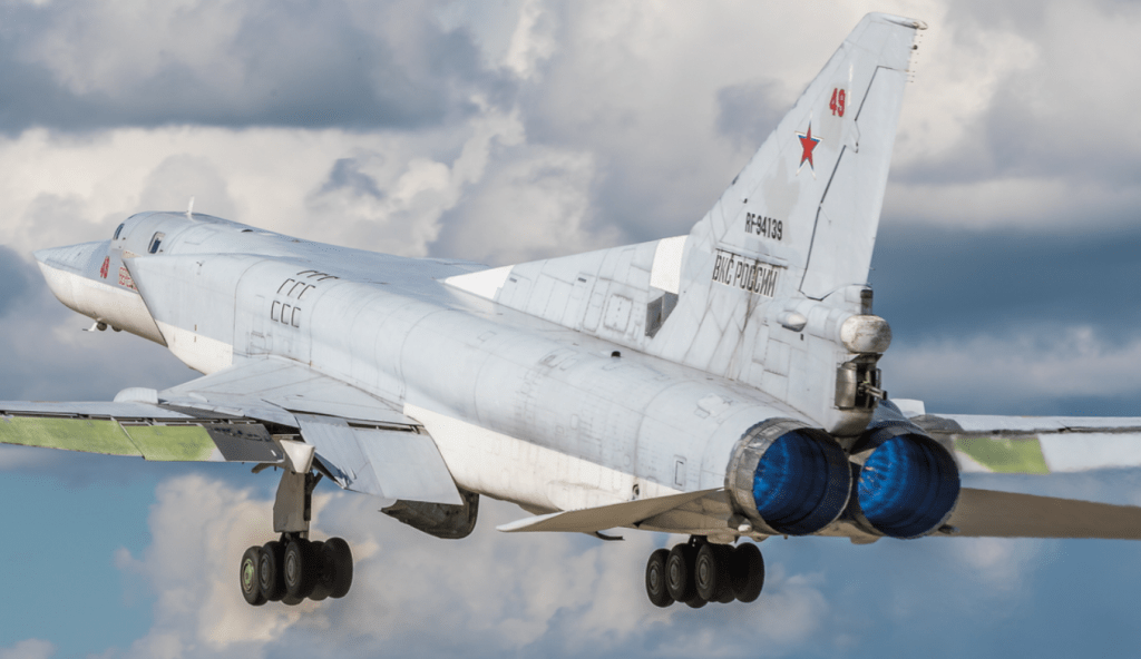 В Иркутской области разбился бомбардировщик Ту-22М3, один пилот погиб