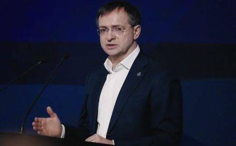 Бастрыкин поручил возбудить дело из-за угроз Мединскому и его семье