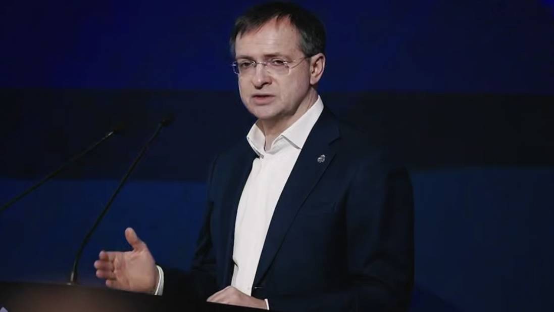 Бастрыкин поручил возбудить дело из-за угроз Мединскому и его семье