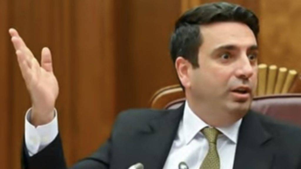 Спикер парламента Армении опроверг слухи о выводе российской военной базы из Гюмри
