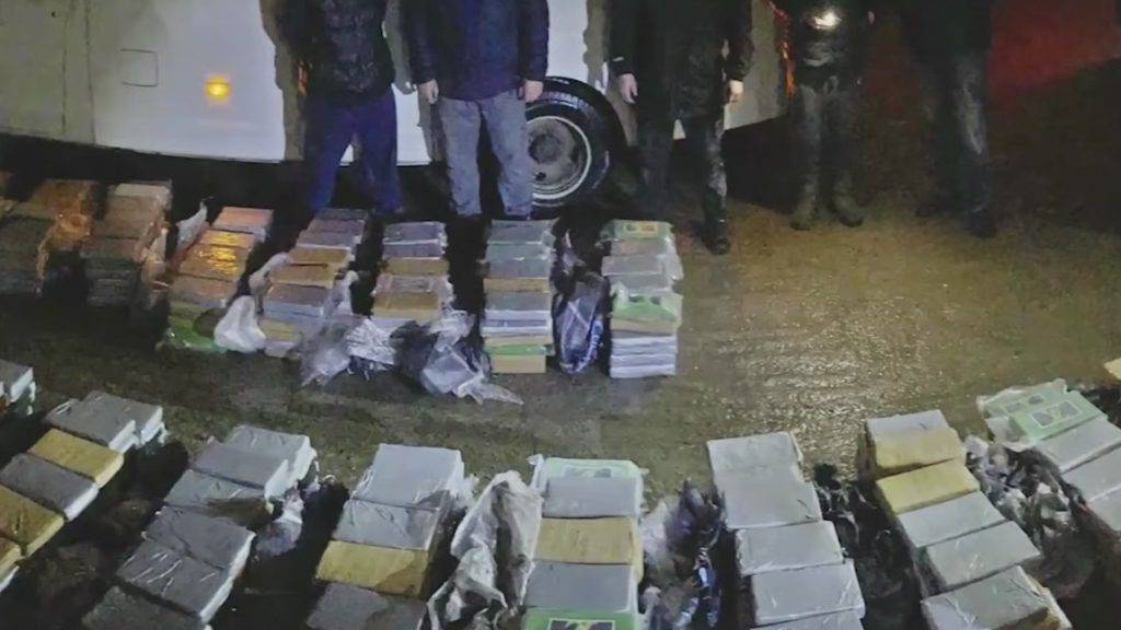 ФСБ предотвратила транзит 1,8 тонны кокаина из Латинской Америки в Европу