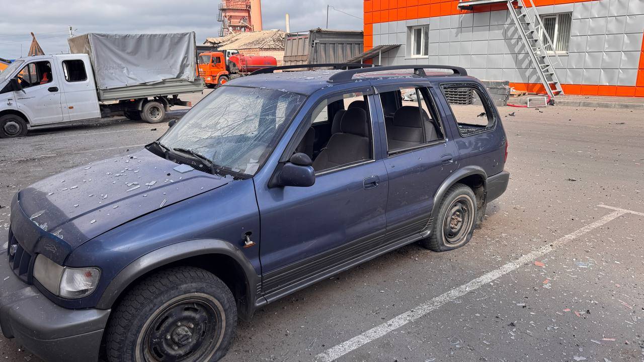 В Луганске после атаки дронов ВСУ загорелся асфальтобетонный завод