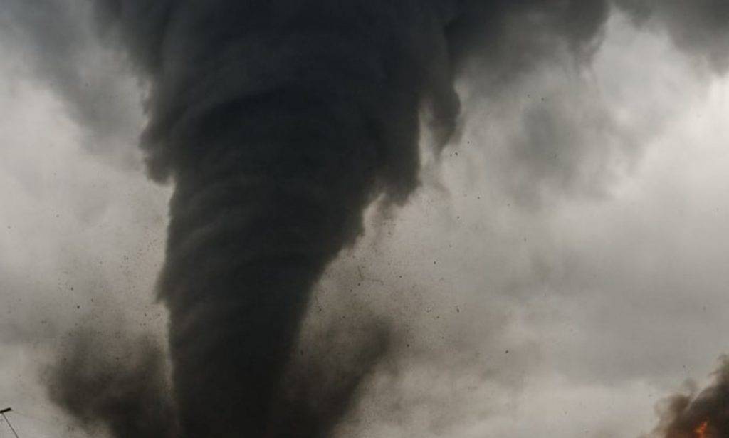 Смертоносные торнадо в США унесли более 20 жизней