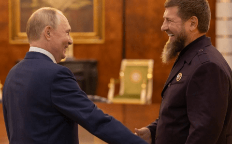 Путин ответил на слухи об отставке Кадырова цитатой Твена