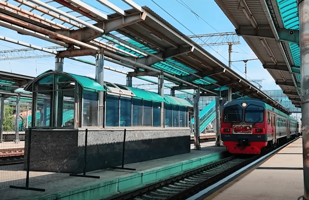 Донецкий вокзал принял первую электричку с 2014 года