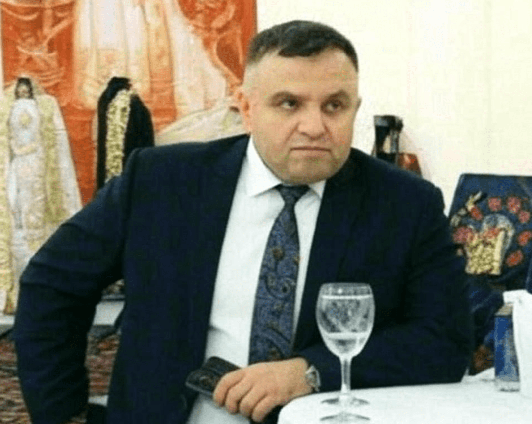 Как дважды отправленный на историческую родину мигрант вернулся в Россию в качестве «дипломата»