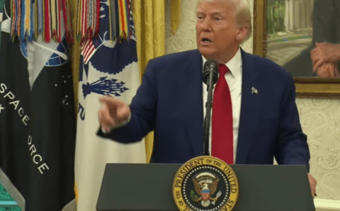 Трамп объяснил, почему не спешит с санкциями