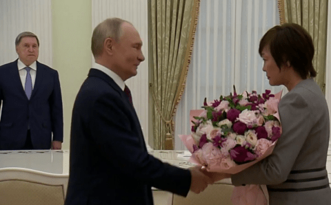Путин принял в Кремле вдову экс-премьера Японии