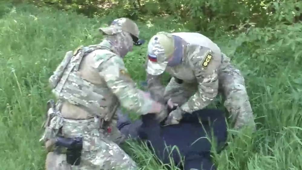 Трое россиян получили от 15 до 19 лет за поджоги и подрывы по заданию Украины