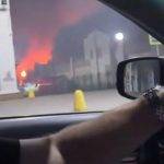 После мощных взрывов в центре Донецка загорелся рынок
