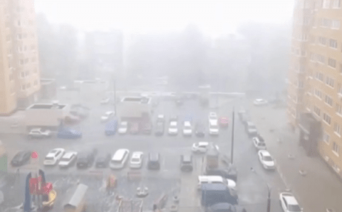 Москву и Подмосковье накрыли грозы, град и ливень