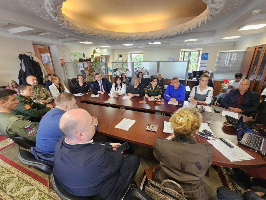 В Петербурге предложили учредить День матерей и жён защитников Отечества