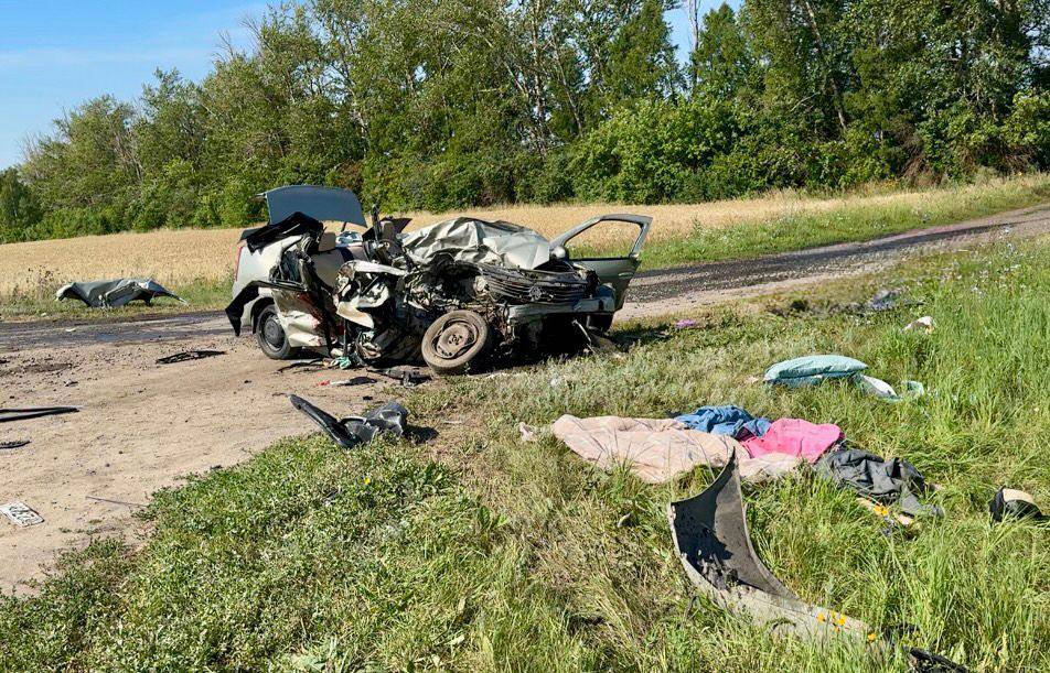 Семья с двумя детьми погибла в страшном ДТП под Пензой с тремя машинами