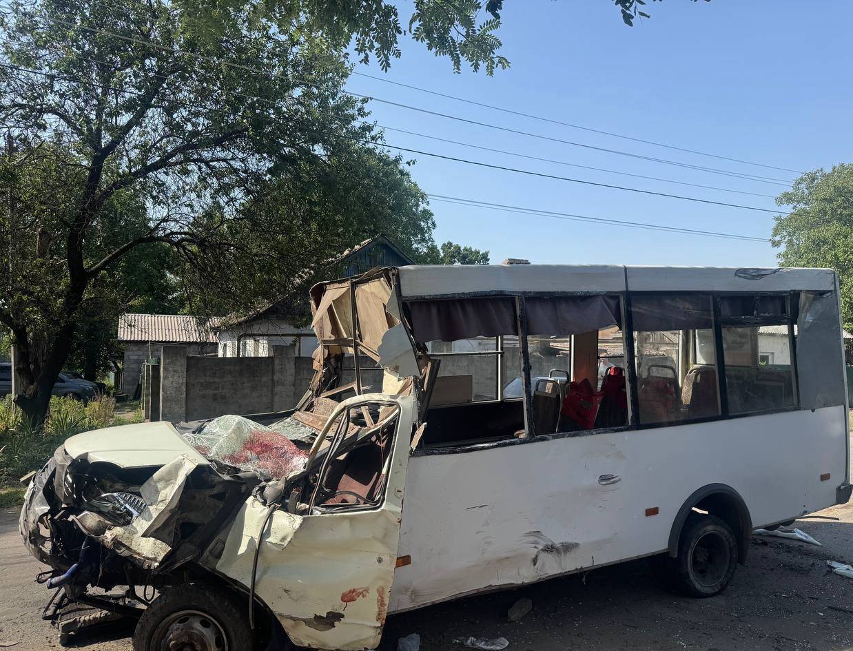 Два человека погибли, 22 пострадали в ДТП с маршруткой в Енакиеве