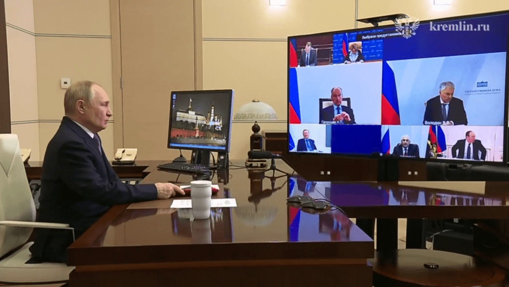 Путин обсудил с Совбезом борьбу с наркотиками