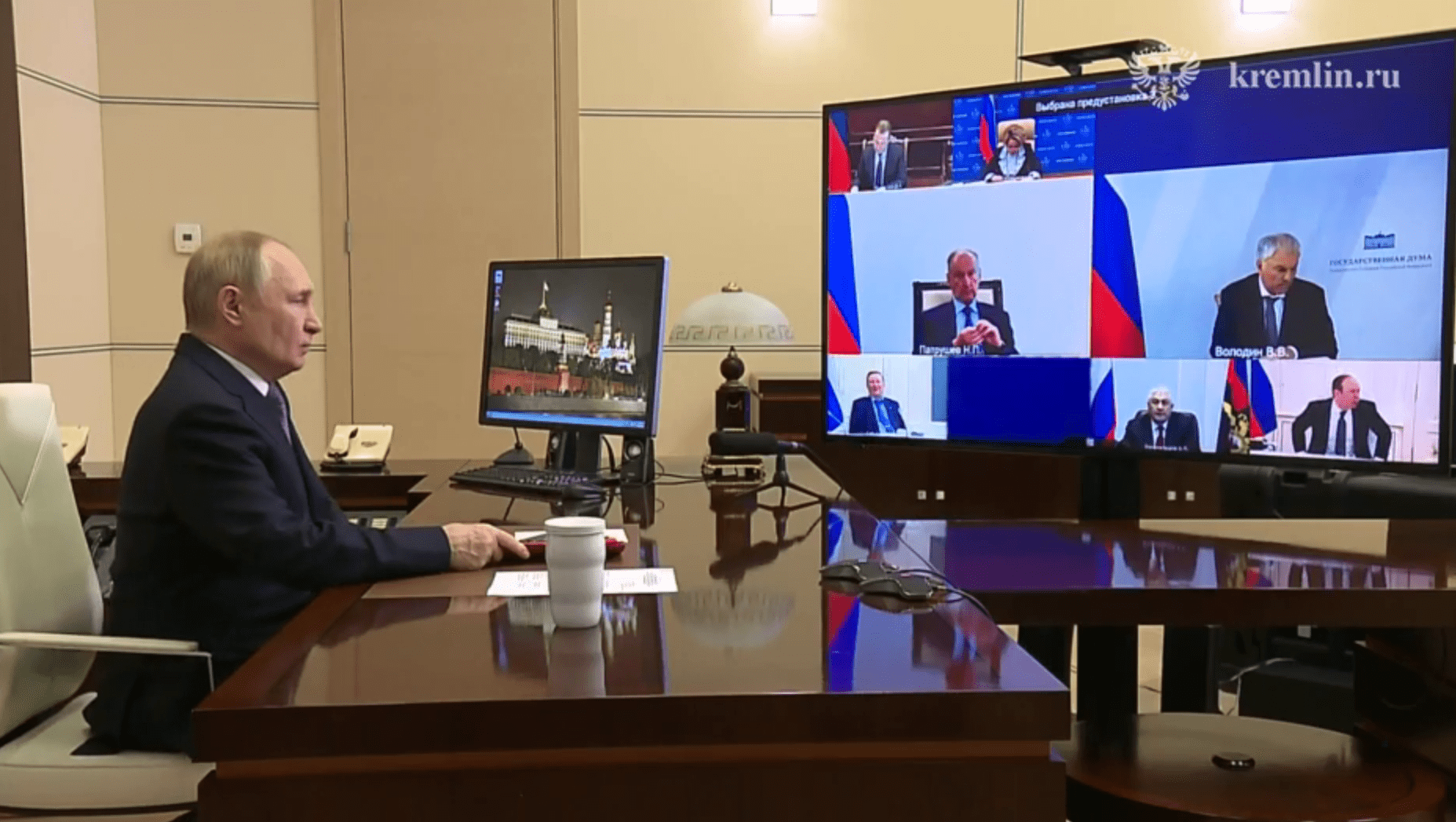 Путин обсудил с Совбезом борьбу с наркотиками