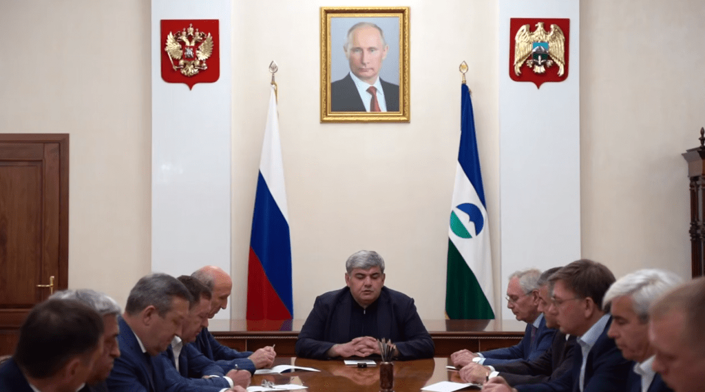 Глава КБР провел экстренное совещание после нападения на сотрудника ГИБДД