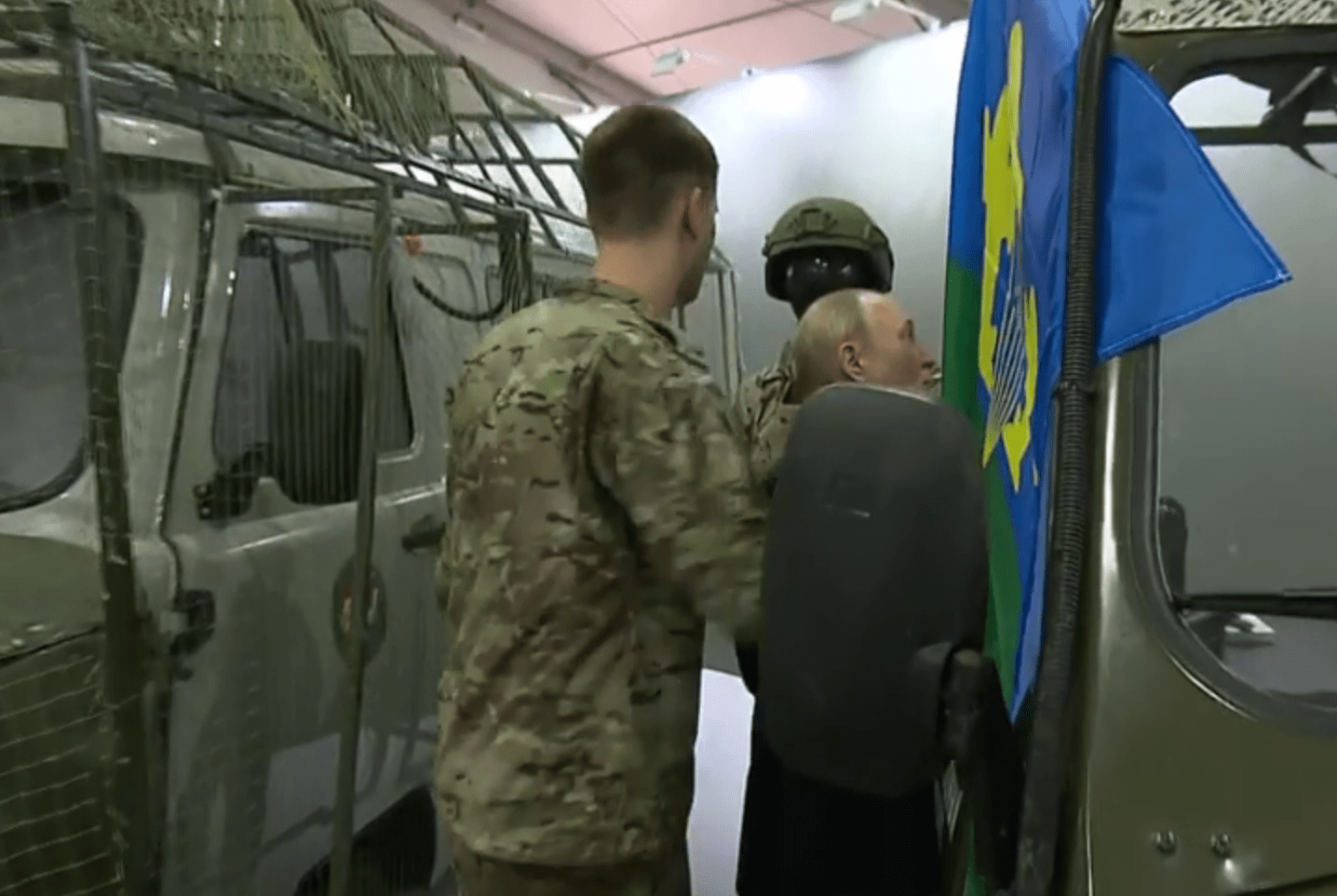 Путин: списанные авто отправили в зону СВО по запросу военных