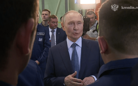 Путин признал нехватку мер поддержки семей