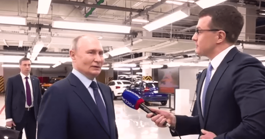 Путин: если всё покупать за нефть и газ, страна потеряет суверенитет