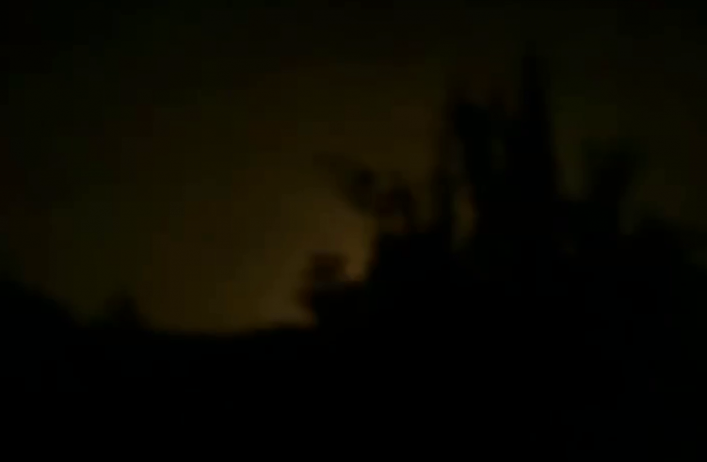 Донецк подвергается массированной атаке БПЛА, город частично обесточен