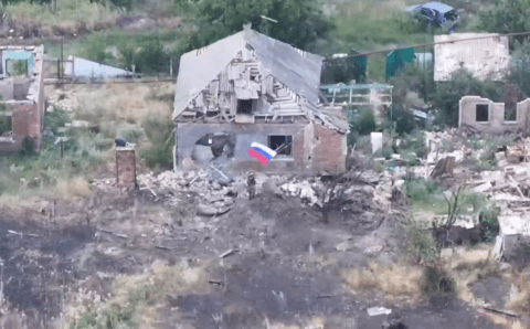 Российские десантники зачистили более 4200 зданий в Часовом Яре