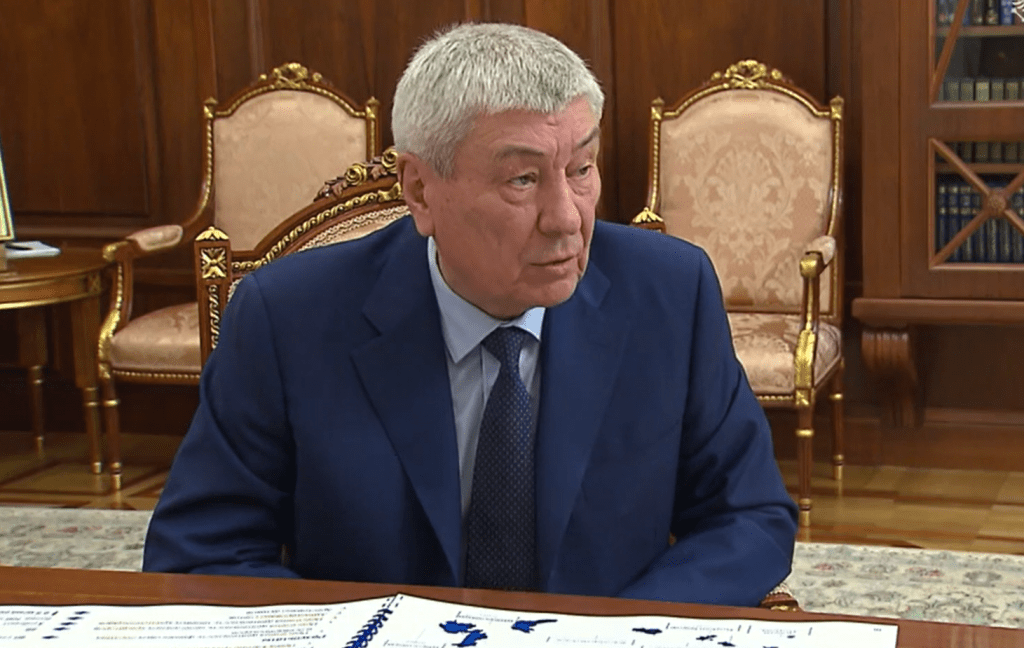 Путин обсудил с главой Росфинмониторинга борьбу с теневой экономикой