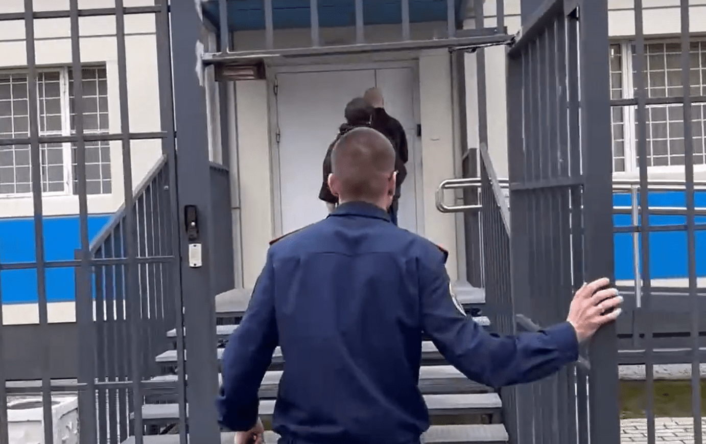 В Ленобласти прошли обыски и задержания в четырех отделах полиции