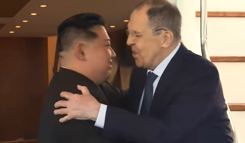 Ким Чен Ын и Лавров обсудили сотрудничество на яхте в Вонсане