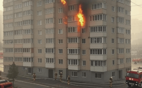 В МЧС назвали причину масштабного пожара в многоэтажке Новороссийска