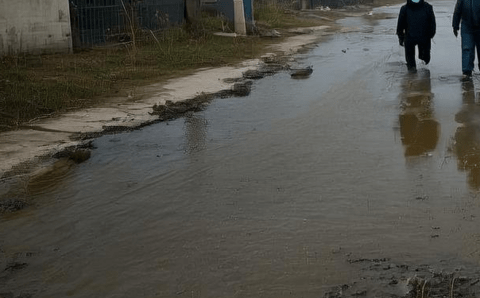 Королев затопило фекалиями, жители страдают от вони и отсутствия воды
