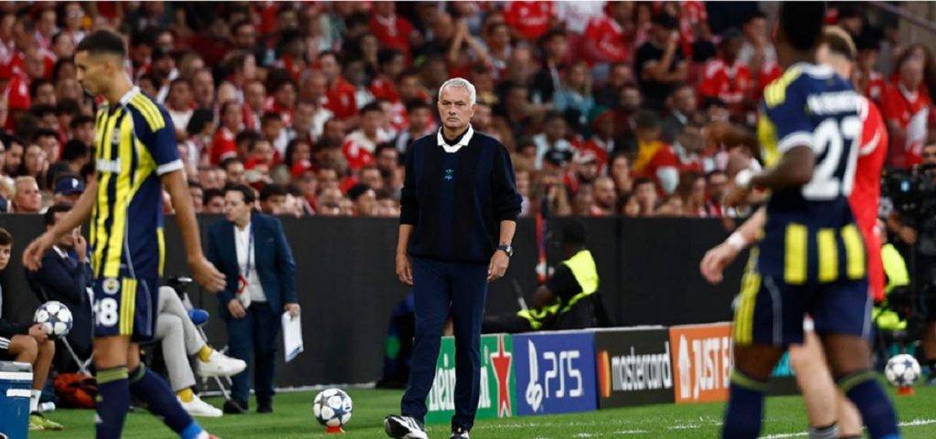 «Фенербахче» уволил Жозе Моуринью после провала в Лиге чемпионов