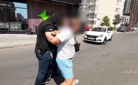 В Краснодарском крае мужчина попытался заказать убийство 20-летней подруги жены
