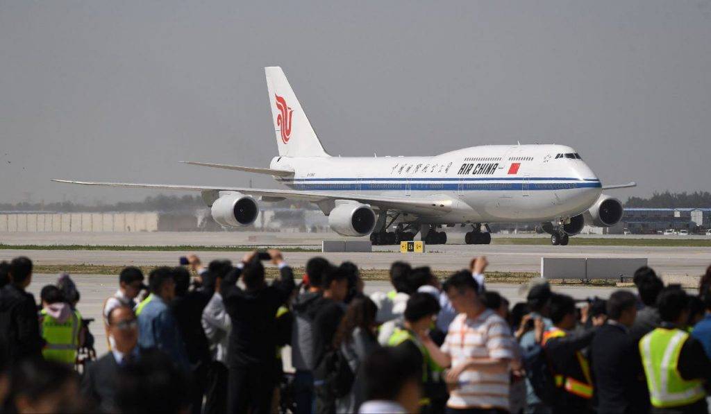 Лайнер Air China экстренно сел в Нижневартовске на одном двигателе