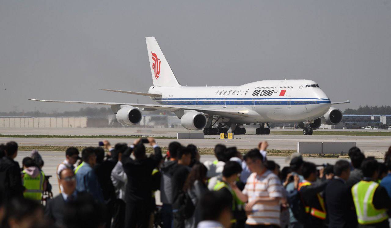 Лайнер Air China экстренно сел в Нижневартовске на одном двигателе