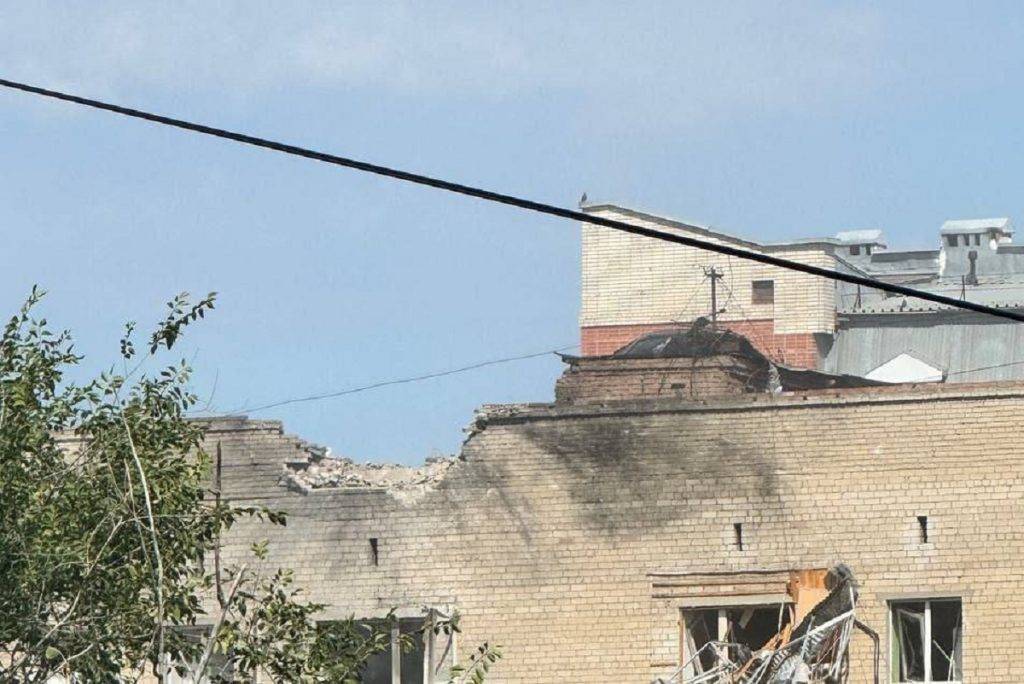 Беспилотники ВСУ атаковали многоквартирные дома в Ростове