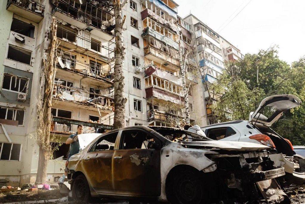 Полсотни машин повреждены ударной волной и обломками в Курске