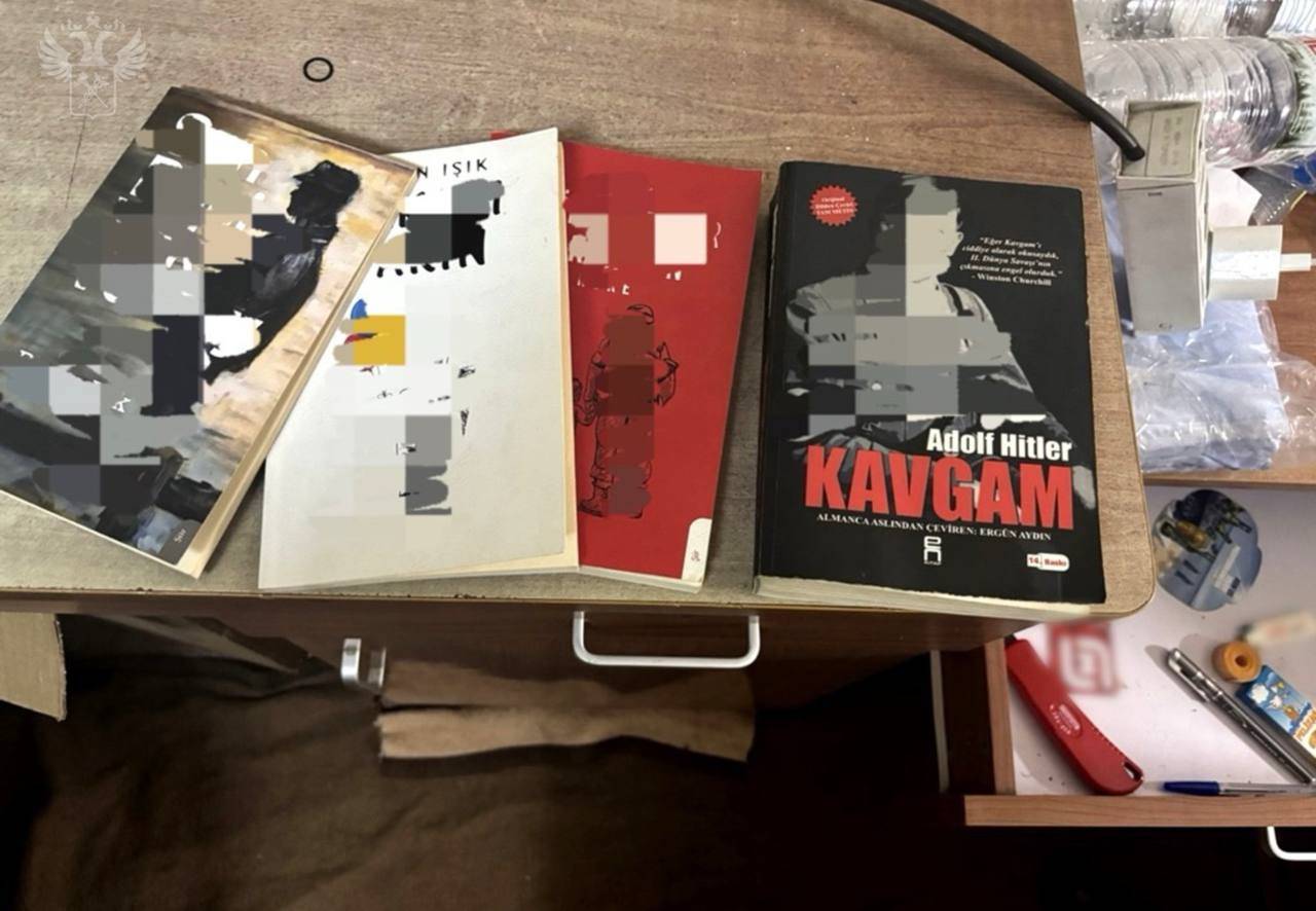 Моряк из Турции привез в Россию запрещенную книгу Гитлера