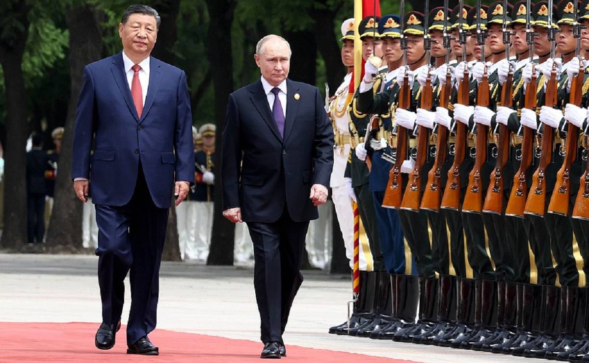 Путин прилетел в Китай, его не будет в России четыре дня