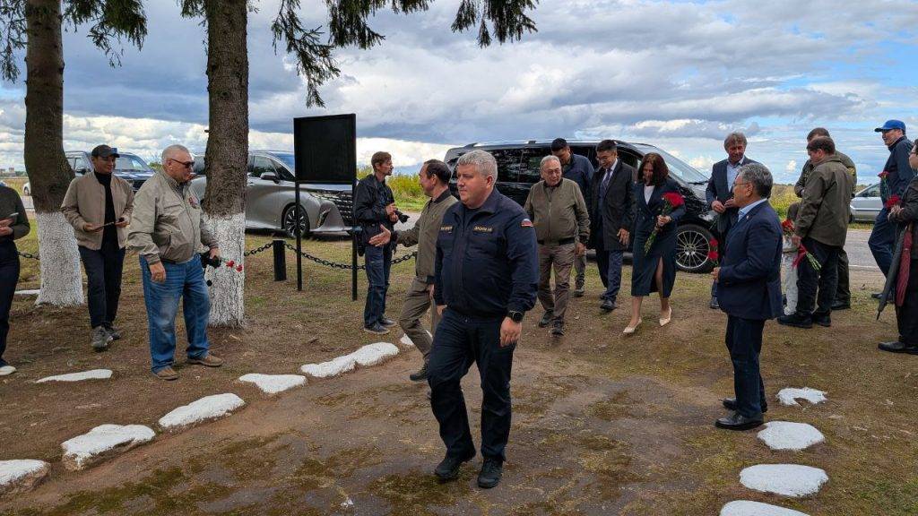 Дронов увековечил 1589 фамилий якутян, погибших под Новгородом в 1943 году