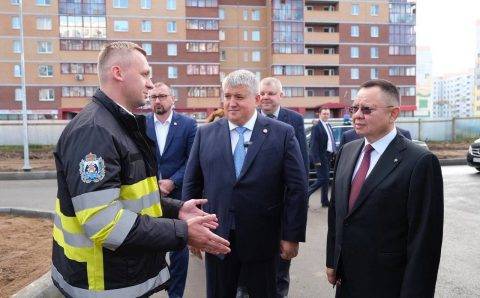 Дронов показал главе Минстроя РФ новую дорогу в Новгороде