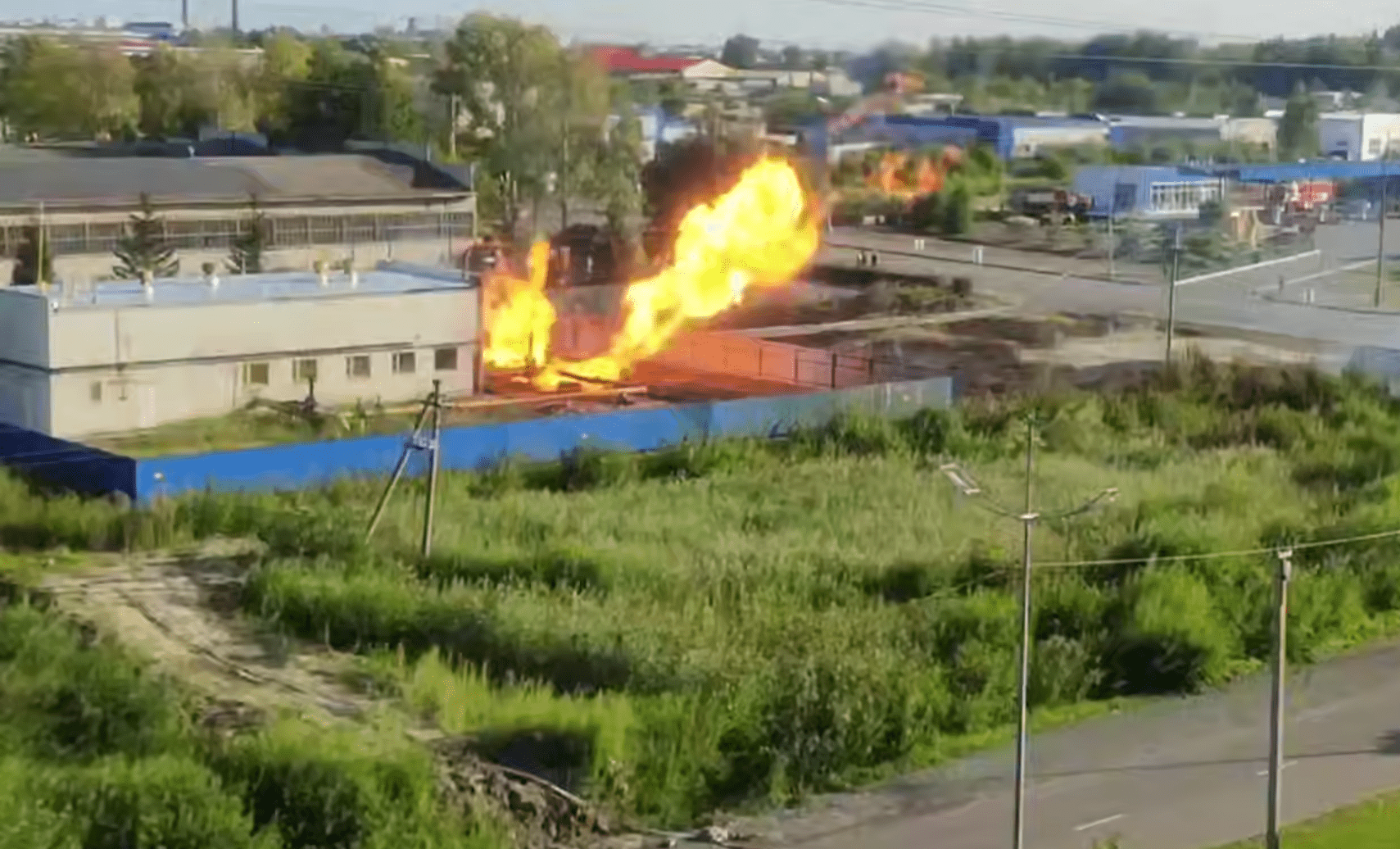 В Кургане вспыхнула газовая подстанция, в соседнем дома объявлена эвакуация