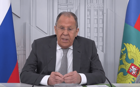 Лавров: Путин готов к встрече с Зеленским, но не ради шоу