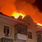 В Ростове-на-Дону загорелся 4-этажный дом после падения БПЛА