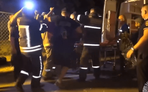 В Донецке семь часов вручную разбирали завалы, чтобы спасти девушку